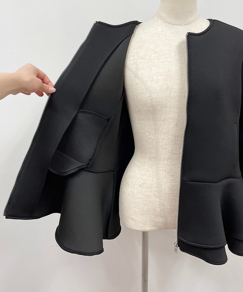 PICCIN（ピッチン）の「ボンディングペプラムジャケット（ノーカラージャケット・レディース・ブラック/オフホワイト・M/L）」の15枚目の写真