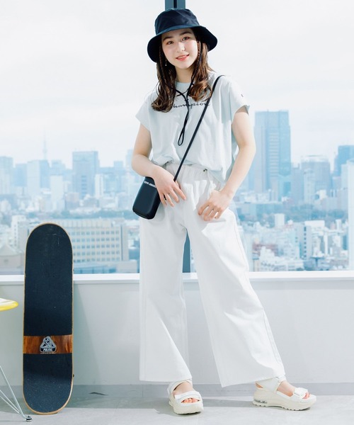repipi armario（レピピ アルマリオ）の「☆champion×repipi☆ロゴシシュウフレンチスリーブTシャツ（Tシャツ/カットソー・キッズ・サックスブルー/アイボリー/スミクロ・SMALL/MEDIUM/LARGE）」の8枚目の写真