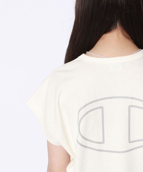 repipi armario（レピピ アルマリオ）の「☆champion×repipi☆ロゴシシュウフレンチスリーブTシャツ（Tシャツ/カットソー・キッズ・サックスブルー/アイボリー/スミクロ・SMALL/MEDIUM/LARGE）」の6枚目の写真