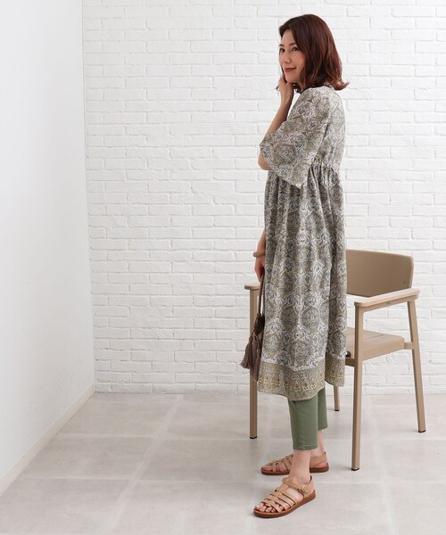 SHOO・LA・RUE（シューラルー）の「◆【INDIA】パネル柄ピンタックワンピース（ワンピース・レディース・ブルー系/イエロー系・02/03/04）」の14枚目の写真