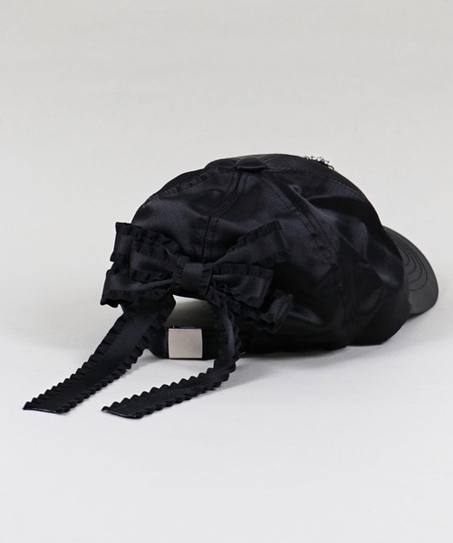 SPINNS（スピンズ）の「ビジュー付き　サテンバックリボンキャップ（キャップ・レディース・ブラック・ONESIZE）」の9枚目の写真