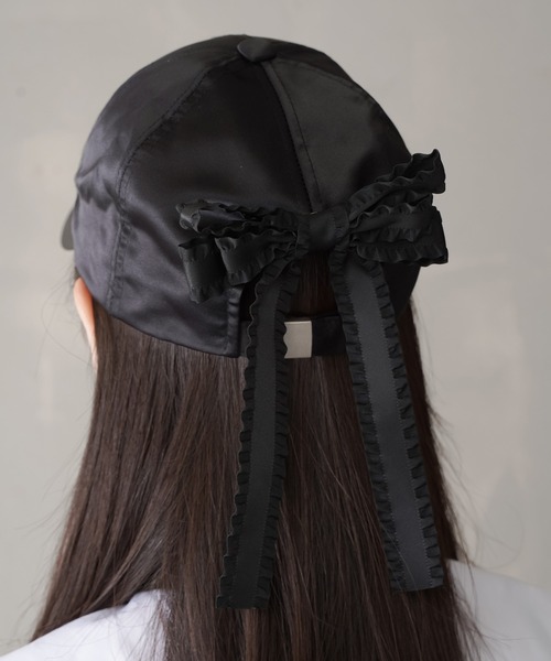 SPINNS（スピンズ）の「ビジュー付き　サテンバックリボンキャップ（キャップ・レディース・ブラック・ONESIZE）」の11枚目の写真