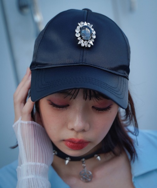 SPINNS（スピンズ）の「ビジュー付き サテンバックリボンキャップ