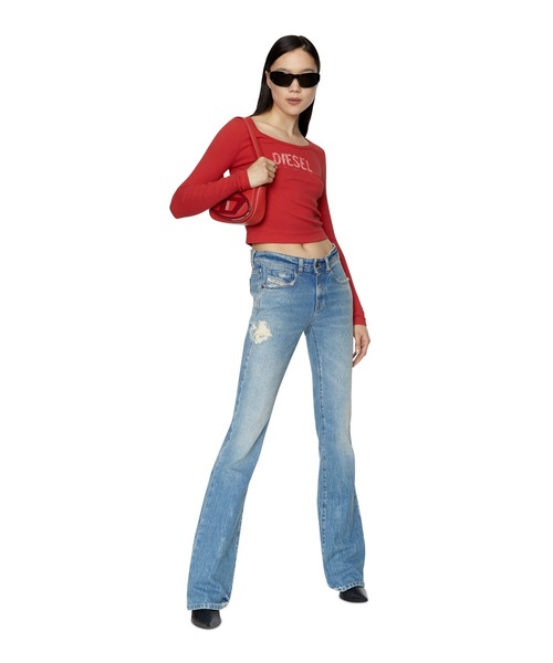 DIESEL(ディーゼル)の「レディース 長袖Tシャツトップス(Tシャツ/カットソー・レディース・ホワイト/レッド・SMALL/MEDIUM/LARGE/X-LARGE)」の8枚目の写真