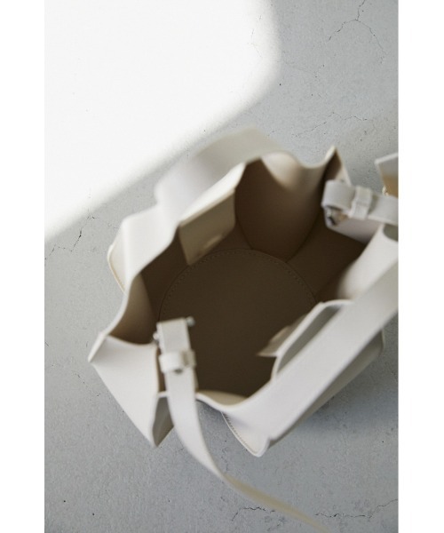 STYLEMIXER(スタイルミキサー)の「タンブリンバッグ(ショルダーバッグ・レディース・アイボリー/ブラック・FREE)」の7枚目の写真