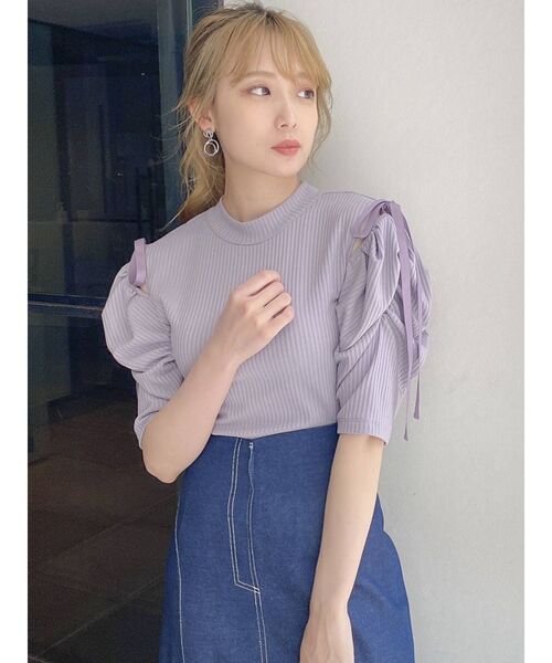 dazzlin（ダズリン）の「ショルダー2WAYギャザートップス（Tシャツ/カットソー・レディース・パープル/オフホワイト/ベージュ・FREE）」の3枚目の写真