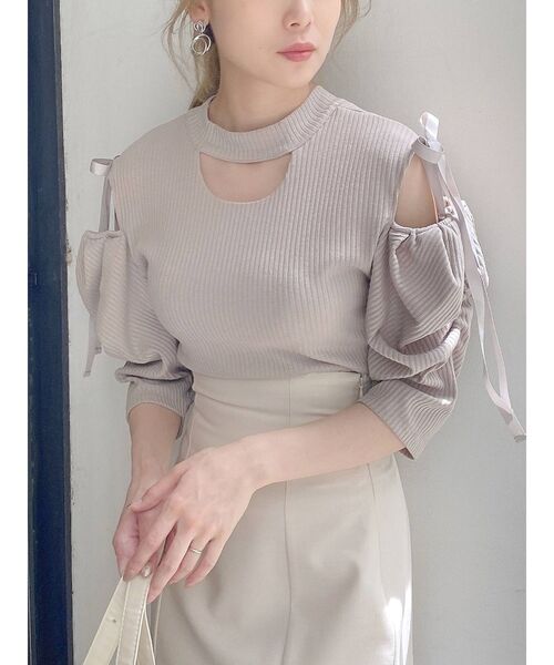 dazzlin（ダズリン）の「ショルダー2WAYギャザートップス（Tシャツ/カットソー・レディース・パープル/オフホワイト/ベージュ・FREE）」の5枚目の写真