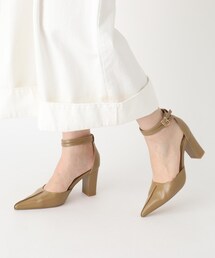 センターシームアンクルストラップパンプス