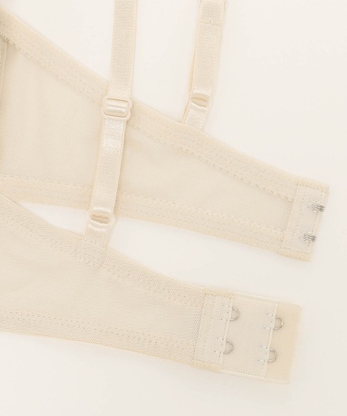 Chut！ INTIMATES（シュットインティメイツ）の「【ズレない！ノンワイヤー】クロスフィットブラ (C385)（ブラジャー・レディース・ワイン/ライトベージュ/ネイビー・B70/C70/D70/E65/E70/G75/D75/B75/E75/G70/D65/C65/F70/C75/F75）」の7枚目の写真