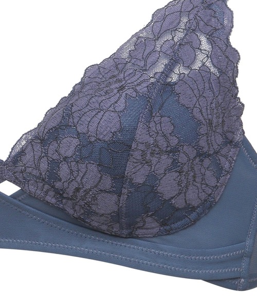 Chut！ INTIMATES（シュットインティメイツ）の「【ズレない！ノンワイヤー】クロスフィットブラ (C385)（ブラジャー・レディース・ワイン/ライトベージュ/ネイビー・B70/C70/D70/E65/E70/G75/D75/B75/E75/G70/D65/C65/F70/C75/F75）」の5枚目の写真