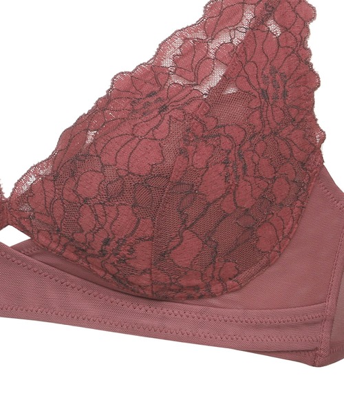 Chut！ INTIMATES（シュットインティメイツ）の「【ズレない！ノンワイヤー】クロスフィットブラ (C385)（ブラジャー・レディース・ワイン/ライトベージュ/ネイビー・B70/C70/D70/E65/E70/G75/D75/B75/E75/G70/D65/C65/F70/C75/F75）」の6枚目の写真