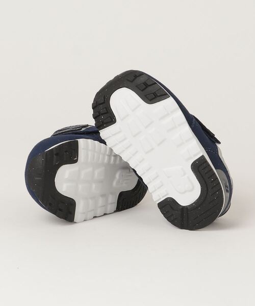 NEW BALANCE（ニューバランス）の「574（スニーカー・キッズ・グレー×ピンク/ネイビー/ブラック/グレー・13.5cm/15.0cm/16.0cm/12.0cm/13.0cm/15.5cm/16.5cm/14.5cm/14.0cm/12.5cm）」の6枚目の写真