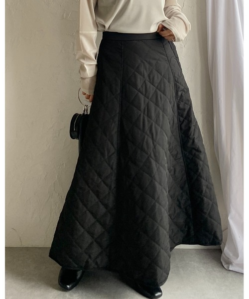 She's Closet(シーズクローゼット)の「Aラインボリュームフレアキルティングロングキルトスカート(スカート・レディース・ブラック/アイボリー/ベージュ/カーキ・FREE)」の19枚目の写真