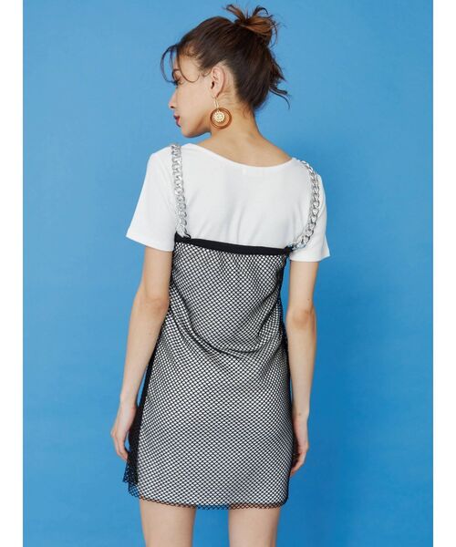 EVRIS(エヴリス)の「チェーンショルダーレイヤードワンピース(ワンピース・レディース・ホワイト/ブラック/ブルー・FREE)」の4枚目の写真