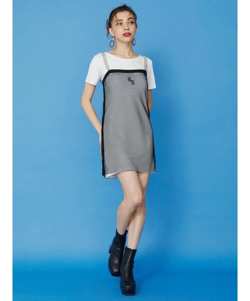 EVRIS(エヴリス)の「チェーンショルダーレイヤードワンピース(ワンピース・レディース・ホワイト/ブラック/ブルー・FREE)」の9枚目の写真