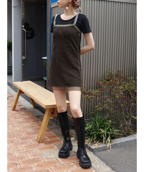 EVRIS(エヴリス)の「チェーンショルダーレイヤードワンピース(ワンピース・レディース・ホワイト/ブラック/ブルー・FREE)」の5枚目の写真