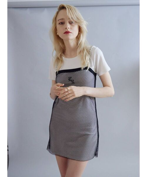 EVRIS(エヴリス)の「チェーンショルダーレイヤードワンピース(ワンピース・レディース・ホワイト/ブラック/ブルー・FREE)」の7枚目の写真