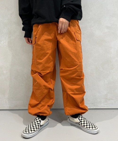 kutir（クティール）の「カーゴスノーパンツ（カーゴパンツ・レディース・ブラック/オフホワイト/カーキ/オレンジ・LARGE/MEDIUM）」の4枚目の写真