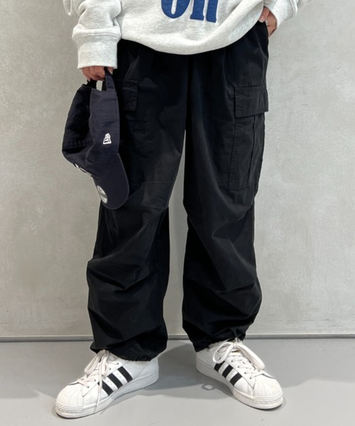 kutir（クティール）の「カーゴスノーパンツ（カーゴパンツ・レディース・ブラック/オフホワイト/カーキ/オレンジ・LARGE/MEDIUM）」の2枚目の写真
