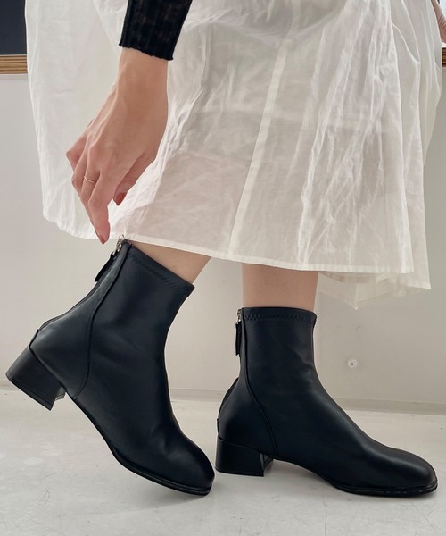 LAUIR(ラウアー)の「フェイクレザーショートブーツ(ブーツ・レディース・ブラック/クリーム・36/37/38/39/40)」の4枚目の写真