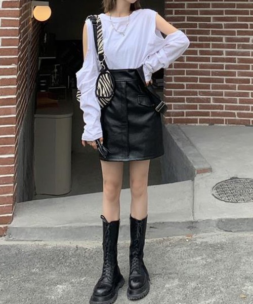 meJane（ミージェーン）の「レザーライクサスペンダー付ハイウエストミニスカート（スカート・レディース・ブラック・S/M）」の8枚目の写真