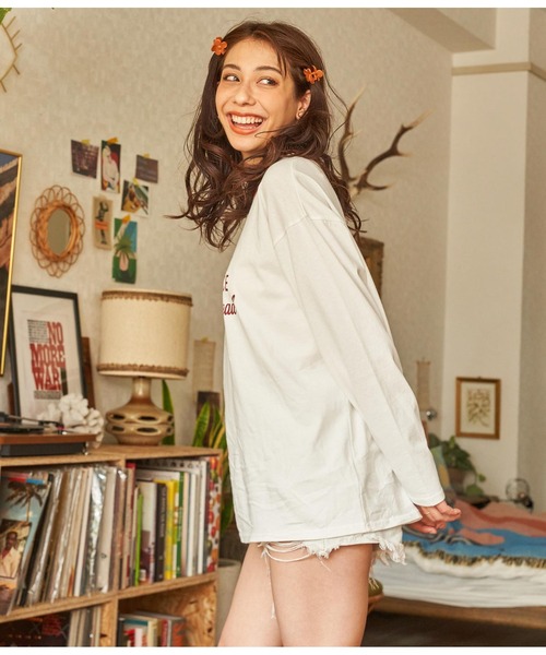 anap mimpi(アナップミンピ)の「カラーロゴプリントリンガーロングスリーブTシャツ(Tシャツ/カットソー・レディース・ベージュ/ネイビー/レッド/グリーン・FREE)」の8枚目の写真