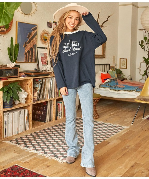 anap mimpi(アナップミンピ)の「カラーロゴプリントリンガーロングスリーブTシャツ(Tシャツ/カットソー・レディース・ベージュ/ネイビー/レッド/グリーン・FREE)」の6枚目の写真