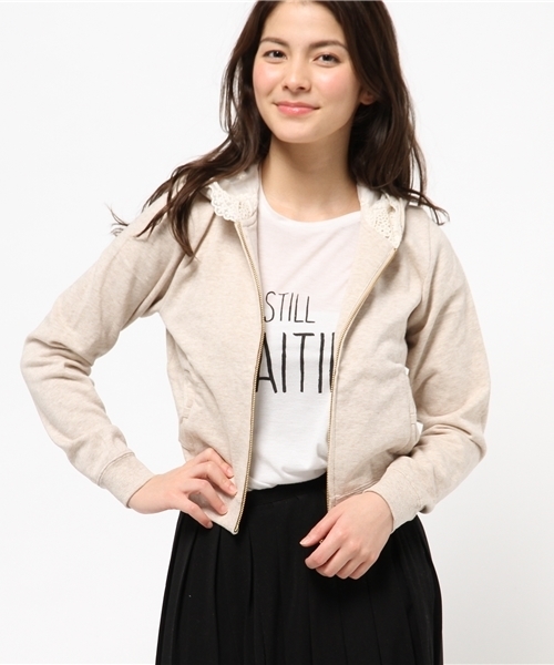 earth music&ecology(アースミュージックアンドエコロジー)の「【パーカーパーカー!】フードレースショートパーカー(パーカー・レディース・アイボリー/ライトグレー/ベージュ系その他/ラベンダー/イエロー/ミント・MEDIUM/SMALL)」の3枚目の写真