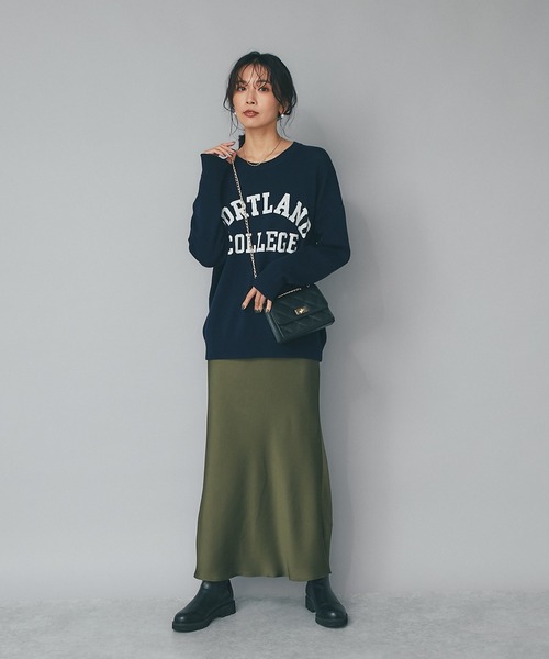 RIVE DROITE(リヴドロワ)の「大人の着こなしに取り入れたい/サテンロングススカート(スカート・レディース・ベージュ/カーキ・38/36)」の4枚目の写真
