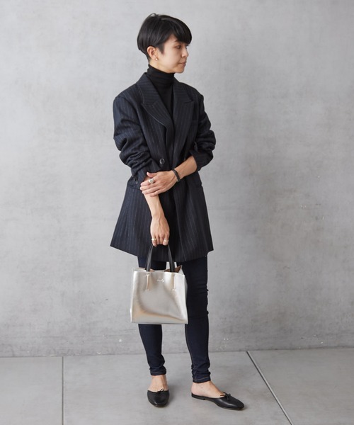 Actually（アクチュアリー）の「メタリックトートS ポーチ付き（トートバッグ・レディース・ブラック/シルバー/シルバー×ブラック/ブロンズ・フリー）」の11枚目の写真