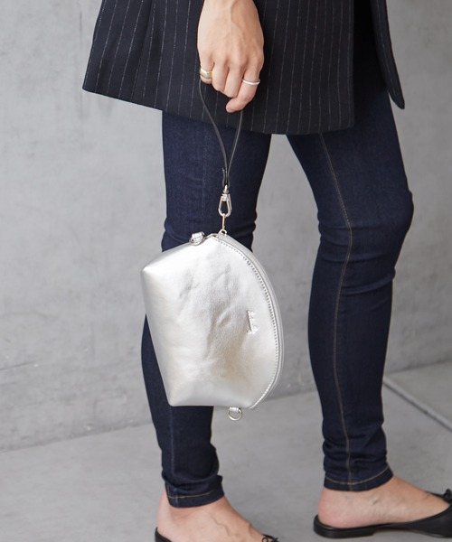 Actually（アクチュアリー）の「メタリックトートS ポーチ付き（トートバッグ・レディース・ブラック/シルバー/シルバー×ブラック/ブロンズ・フリー）」の13枚目の写真