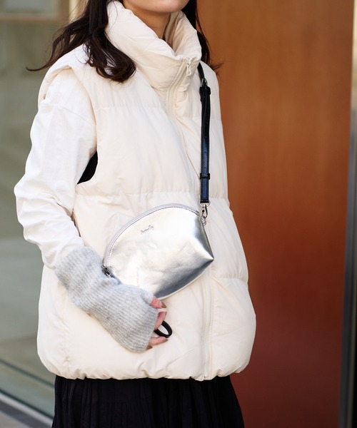 Actually（アクチュアリー）の「メタリックトートS ポーチ付き（トートバッグ・レディース・ブラック/シルバー/シルバー×ブラック/ブロンズ・フリー）」の17枚目の写真