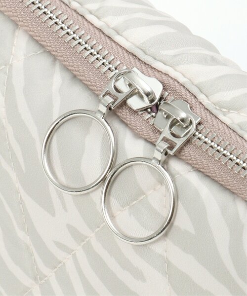 LBC（エルビーシー）の「キルトガジェットポーチ（ポーチ・レディース・ライトグレー/ブラック・FREE）」の5枚目の写真