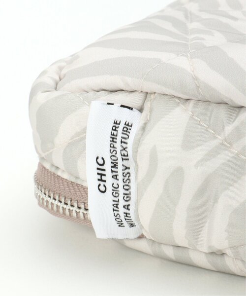 LBC（エルビーシー）の「キルトガジェットポーチ（ポーチ・レディース・ライトグレー/ブラック・FREE）」の11枚目の写真