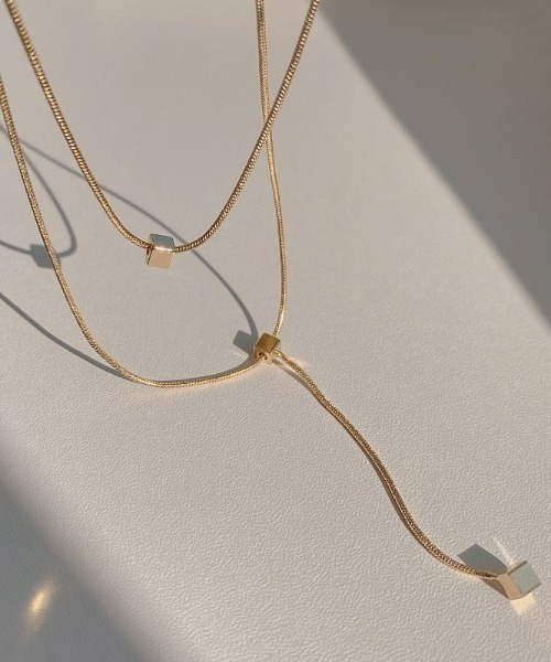 LAC-VERT(ラック・ヴェール)の「2連スクエアネックレス(ネックレス・レディース・ゴールド・FREE)」の3枚目の写真