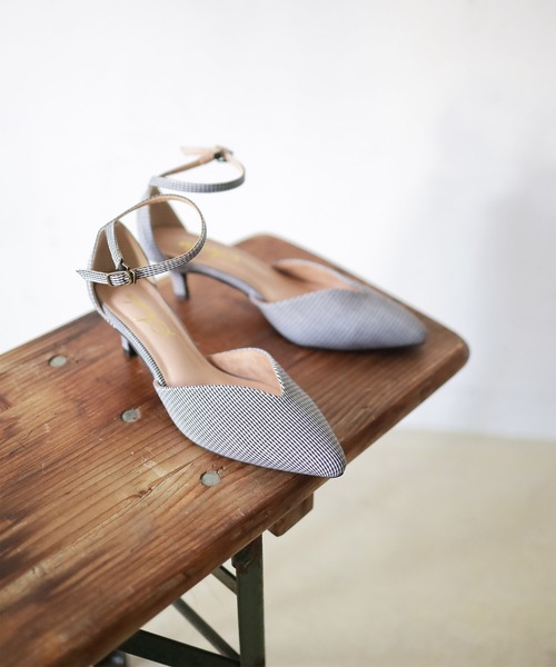 SESTO(セスト)の「キトゥンヒールアンクルストラップパンプス(パンプス・レディース・ゴールド/ブラック/チェック・22.5cm/23.0cm/23.5cm/24.0cm/24.5cm/25.0cm)」の18枚目の写真