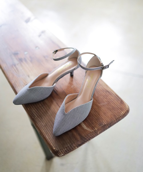 SESTO(セスト)の「キトゥンヒールアンクルストラップパンプス(パンプス・レディース・ゴールド/ブラック/チェック・22.5cm/23.0cm/23.5cm/24.0cm/24.5cm/25.0cm)」の17枚目の写真