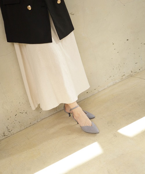 SESTO(セスト)の「キトゥンヒールアンクルストラップパンプス(パンプス・レディース・ゴールド/ブラック/チェック・22.5cm/23.0cm/23.5cm/24.0cm/24.5cm/25.0cm)」の13枚目の写真