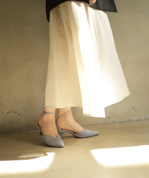 SESTO(セスト)の「キトゥンヒールアンクルストラップパンプス(パンプス・レディース・ゴールド/ブラック/チェック・22.5cm/23.0cm/23.5cm/24.0cm/24.5cm/25.0cm)」の15枚目の写真