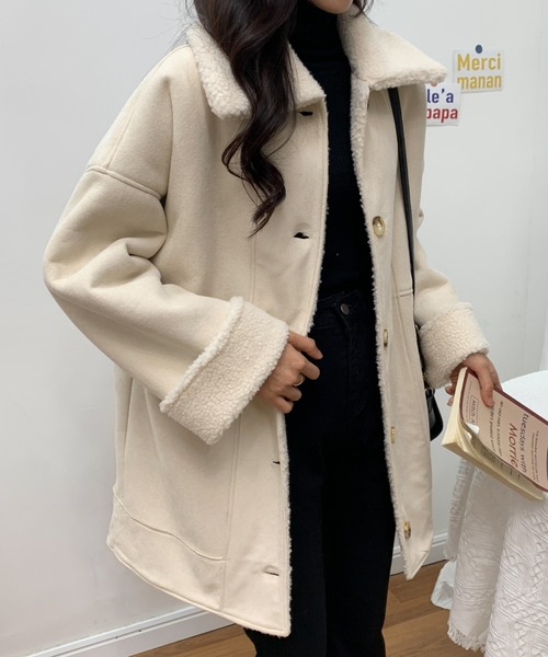 ABITOKYO（アビトーキョー）の「フェイクムートンボアジャケット（ムートンコート・レディース・ブラック/ベージュ/アイボリー・FREE）」の4枚目の写真