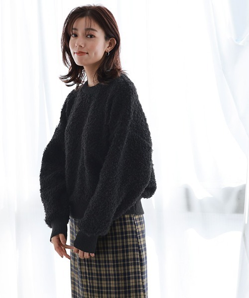 クルーネックプードルニット