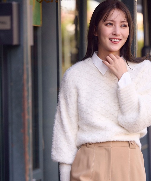 NATURAL BEAUTY BASIC（ナチュラルビューティーベーシック）の「フェザージャガードニット（ニット/セーター・レディース・ダークブルー/オフホワイト/ベージュ・FREE）」の2枚目の写真