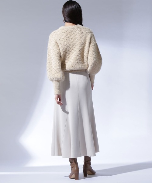 NATURAL BEAUTY BASIC（ナチュラルビューティーベーシック）の「フェザージャガードニット（ニット/セーター・レディース・ダークブルー/オフホワイト/ベージュ・FREE）」の7枚目の写真