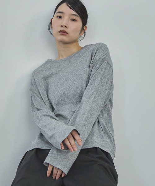 feepur（フェピュール）の「スラブ調オーバーシアートップス（Tシャツ/カットソー・レディース・オフホワイト/ブルー/ブラック/ピンク/オートミール/イエロー/グレー/ブラウン/レッド/ネイビー・MEDIUM/LARGE）」の4枚目の写真