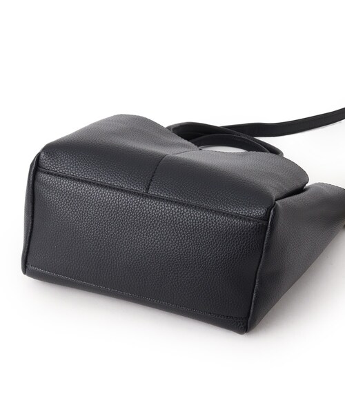 SHOO・LA・RUE（シューラルー）の「◆【2WAY】ダブルポケットスクエアトート（トートバッグ・レディース・ブラック/グレー/サンドベージュ・00）」の8枚目の写真