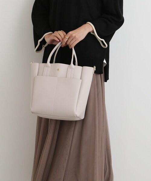 SHOO・LA・RUE（シューラルー）の「◆【2WAY】ダブルポケットスクエアトート（トートバッグ・レディース・ブラック/グレー/サンドベージュ・00）」の17枚目の写真