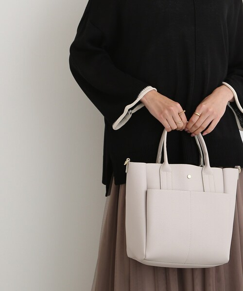 SHOO・LA・RUE（シューラルー）の「◆【2WAY】ダブルポケットスクエアトート（トートバッグ・レディース・ブラック/グレー/サンドベージュ・00）」の18枚目の写真