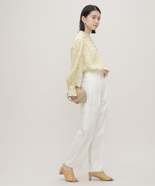 NANO universe（ナノユニバース）の「LB.03/バックサテンカーゴパンツ（カーゴパンツ・レディース・オフホワイト/カーキ・Ⅰ/Ⅱ）」の4枚目の写真