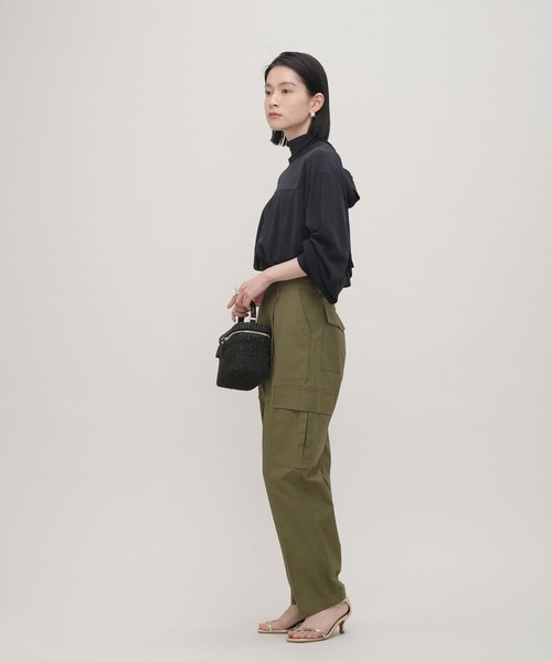 NANO universe（ナノユニバース）の「LB.03/バックサテンカーゴパンツ（カーゴパンツ・レディース・オフホワイト/カーキ・Ⅰ/Ⅱ）」の11枚目の写真