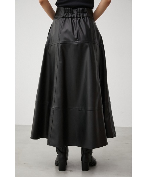 AZUL by moussy（アズールバイマウジー）の「STITCH DESIGN LEATHER SKIRT/ステッチデザインレザースカート（スカート・レディース・アイボリー/ブラック・MEDIUM/SMALL）」の18枚目の写真